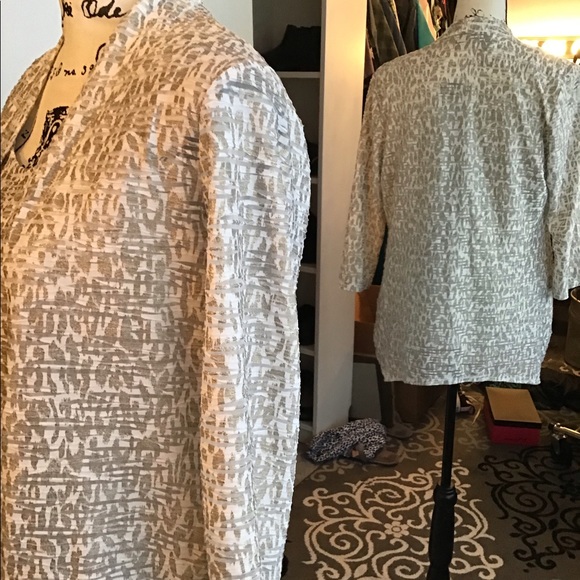 Chico’s 2 Piece Set Animal Print Size 1 - Picture 2 of 6